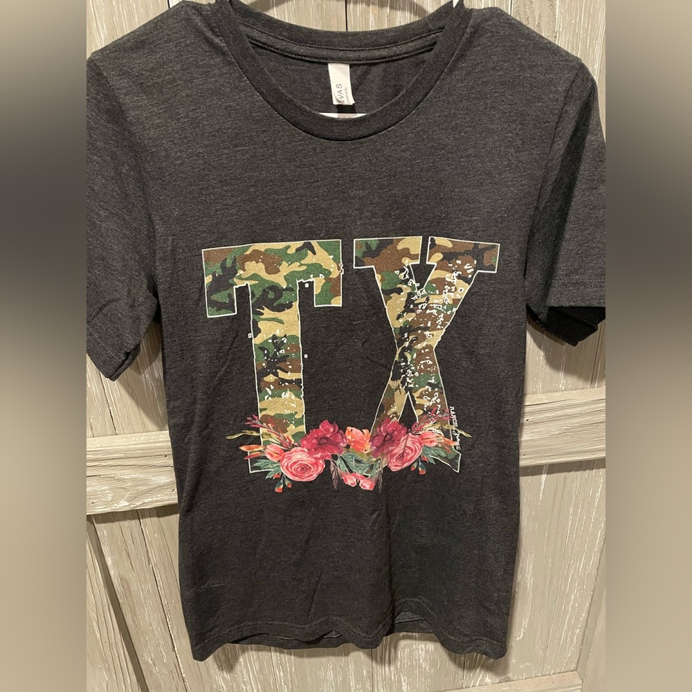 Boutique tee - Picture 1 of 2